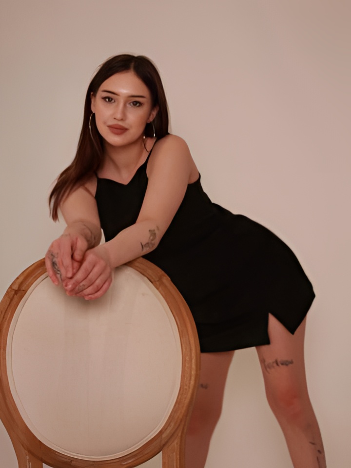 Илона привлекальеная девушка из Макарова цена от 5000 руб