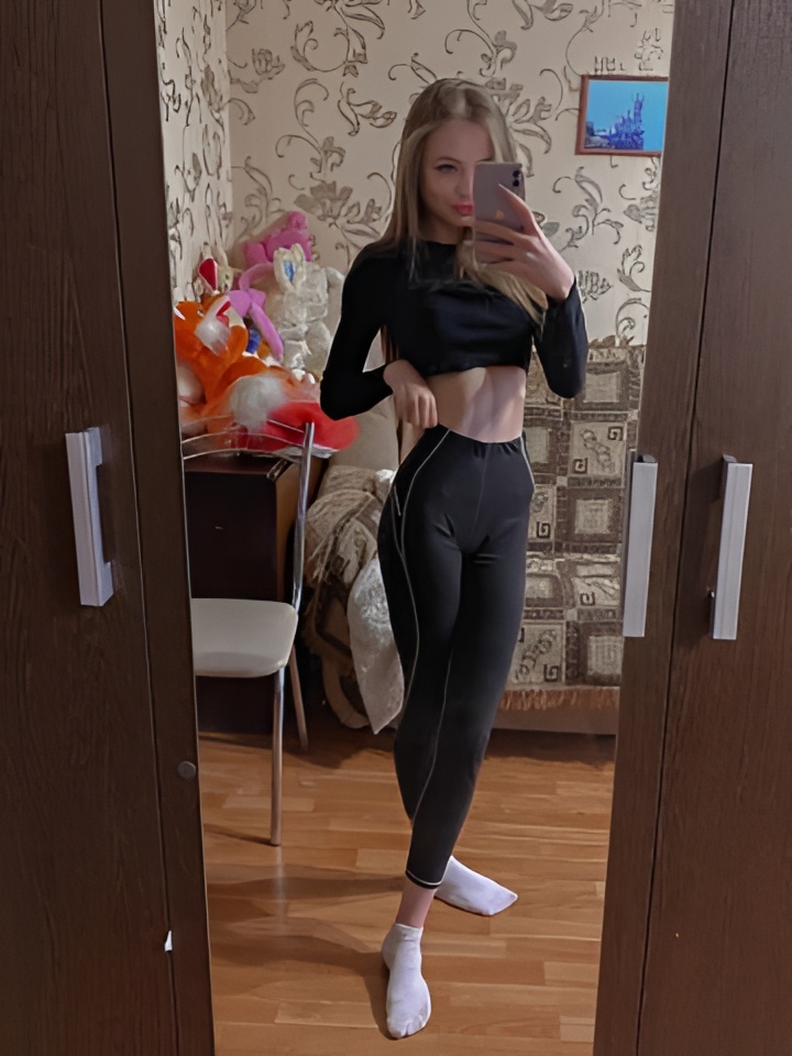 Илона привлекальеная девушка из Макарова цена от 5000 руб