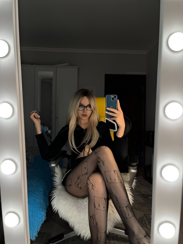 Фариза привлекательная девушка из Макарова цена от 4000 руб