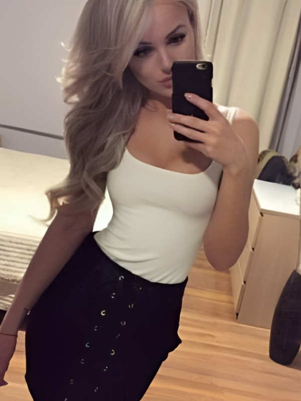 Тихомира привлекательная девушка из Макарова цена от 5000 руб