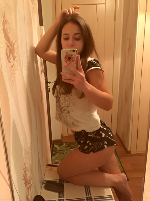 Виргиния привлекательная девушка из Макарова цена от 3000 руб