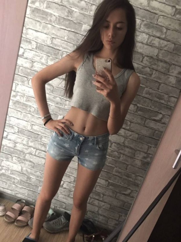 Софья привлекательная девушка из Макарова цена от 4000 руб