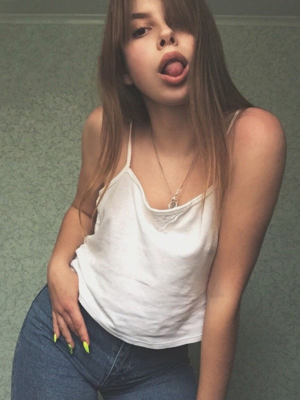 Клара привлекательная девушка из Макарова цена от 3500 руб