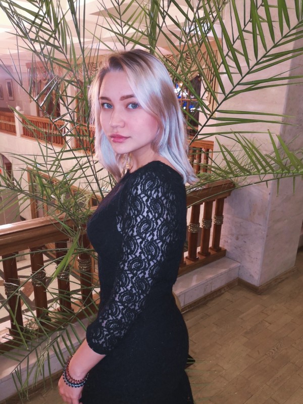 Катька привлекательная девушка из Макарова цена от 3500 руб