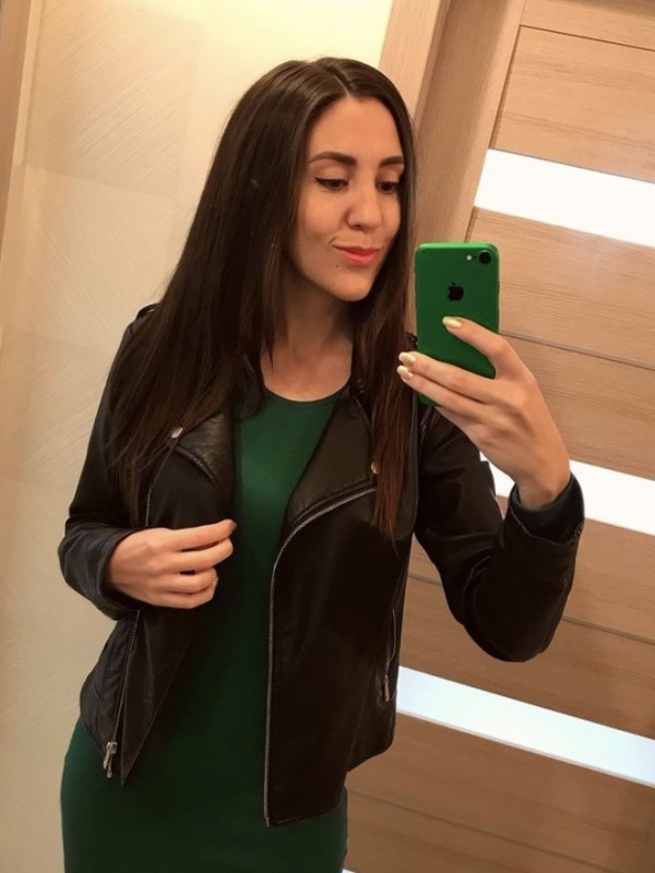 Карина привлекательная девушка из Макарова цена от 3500 руб